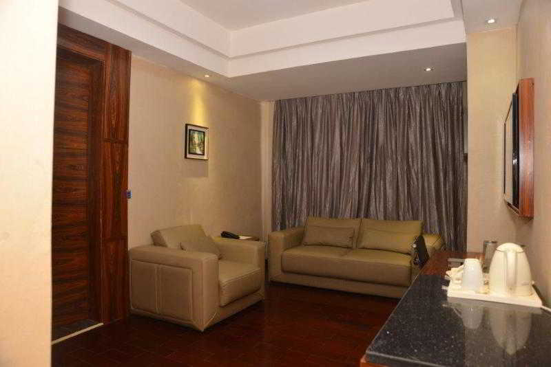 Amber Residence Lagos Bagian luar foto