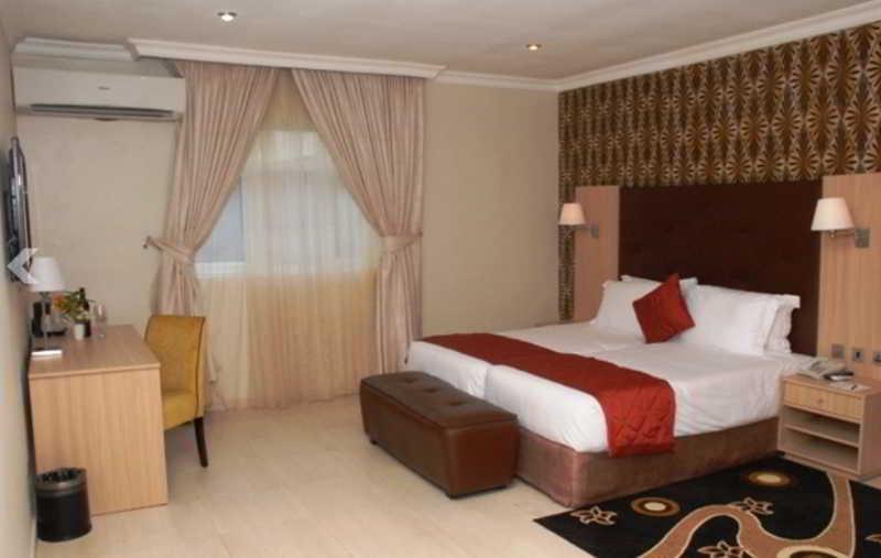 Amber Residence Lagos Bagian luar foto
