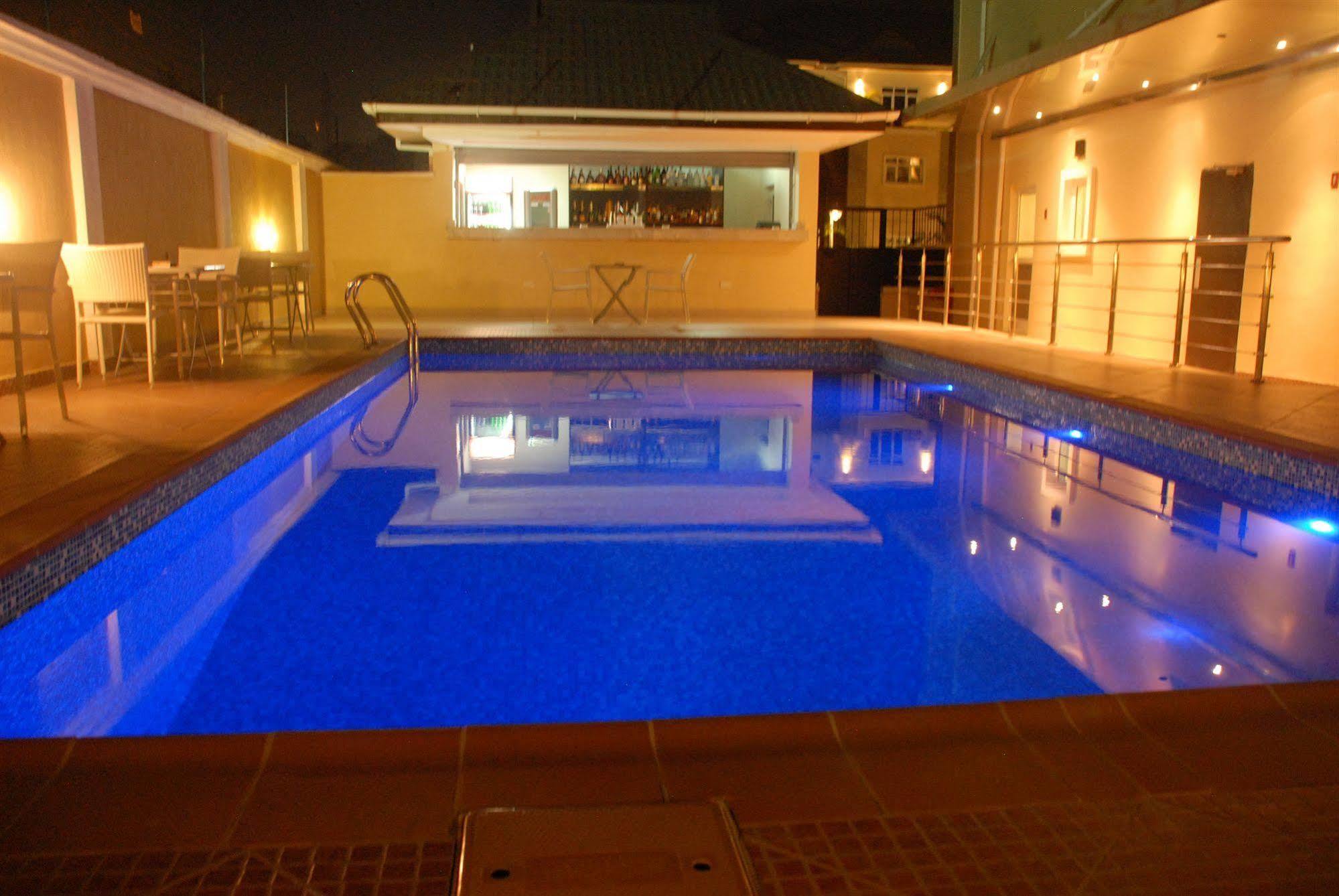 Amber Residence Lagos Bagian luar foto