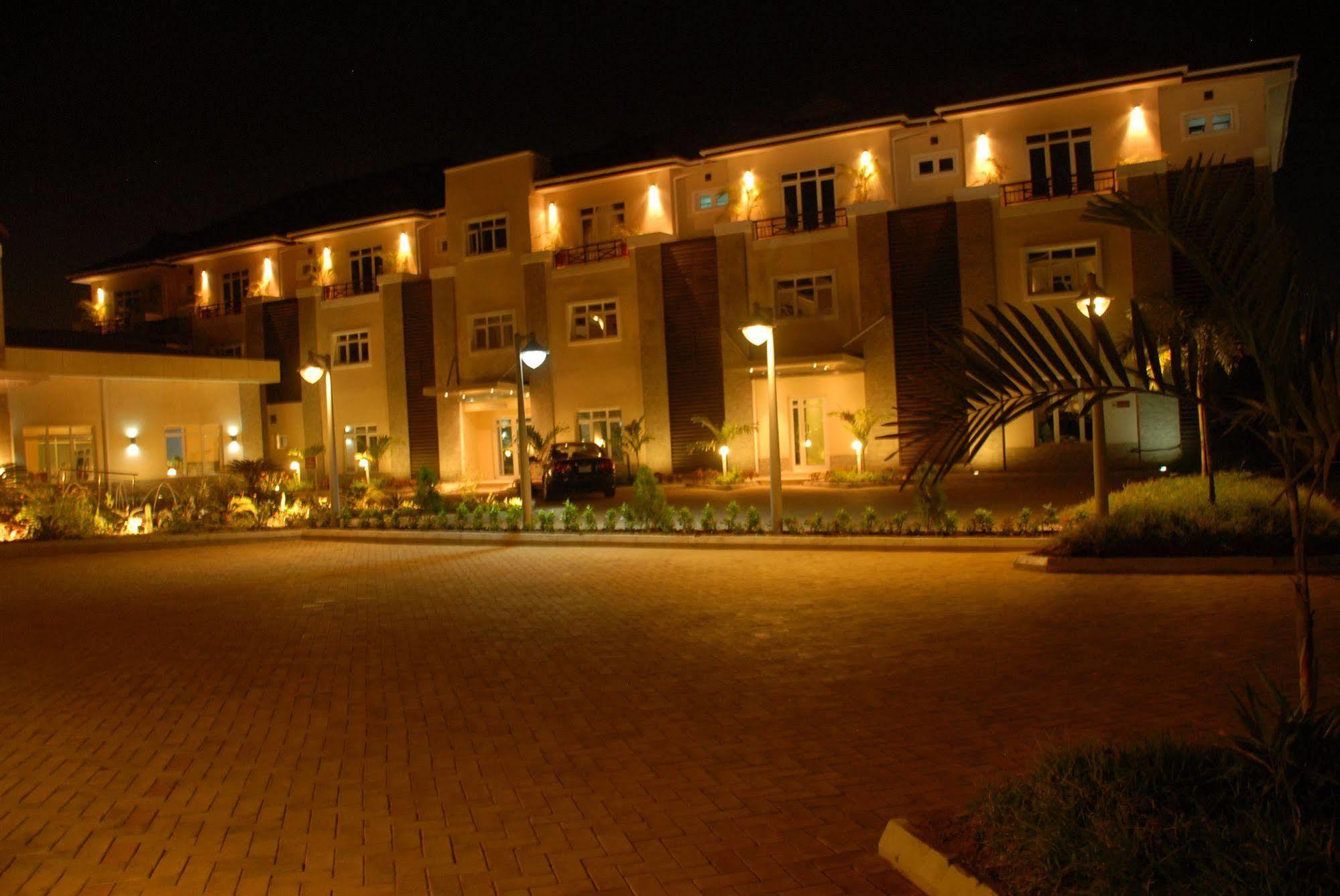 Amber Residence Lagos Bagian luar foto